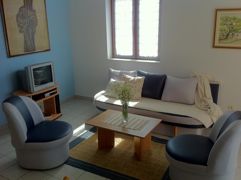 Apartments Leona & David Malinska Quarto foto