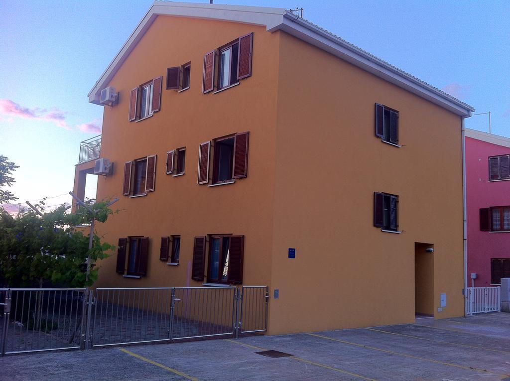 Apartments Leona & David Malinska Quarto foto